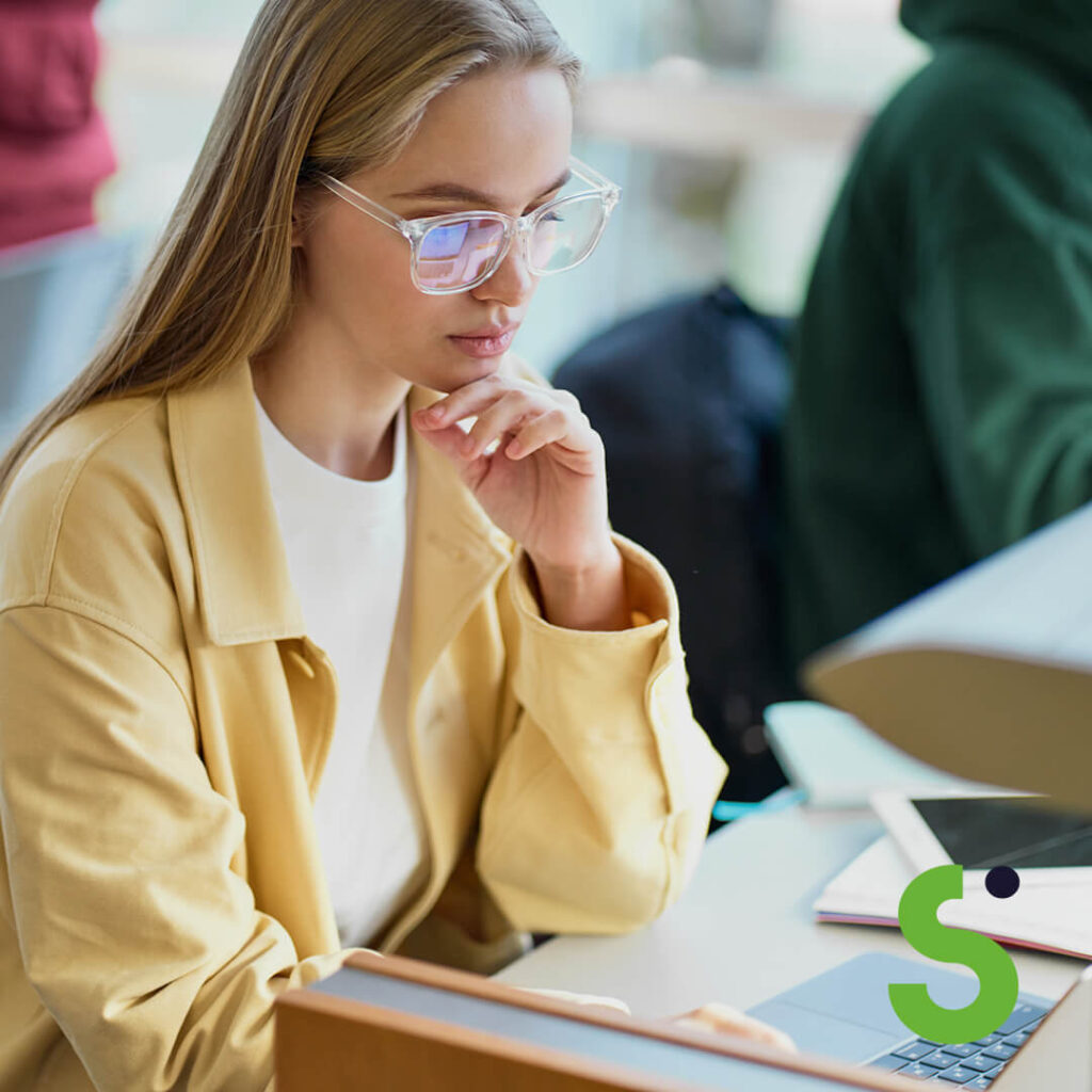 cómo solicitar las becas cam