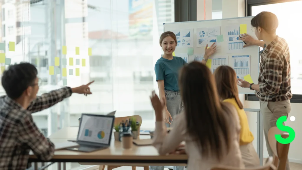 ¿Cuáles son las funciones de un técnico de marketing y publicidad?