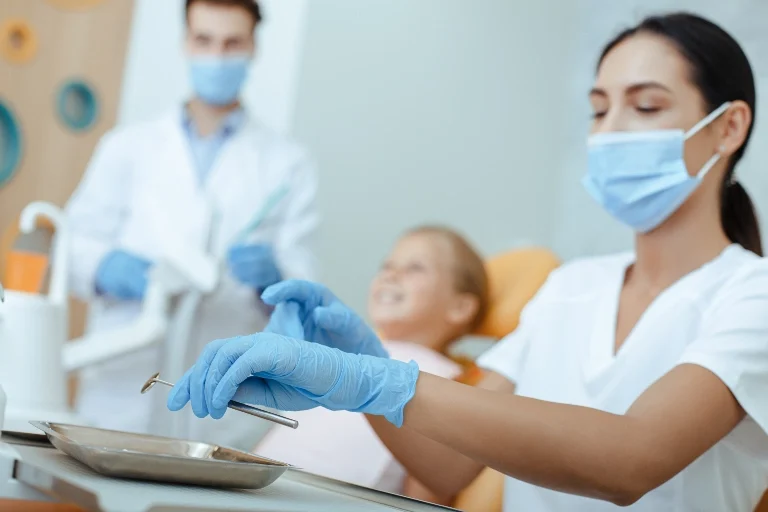 Auxiliar dental